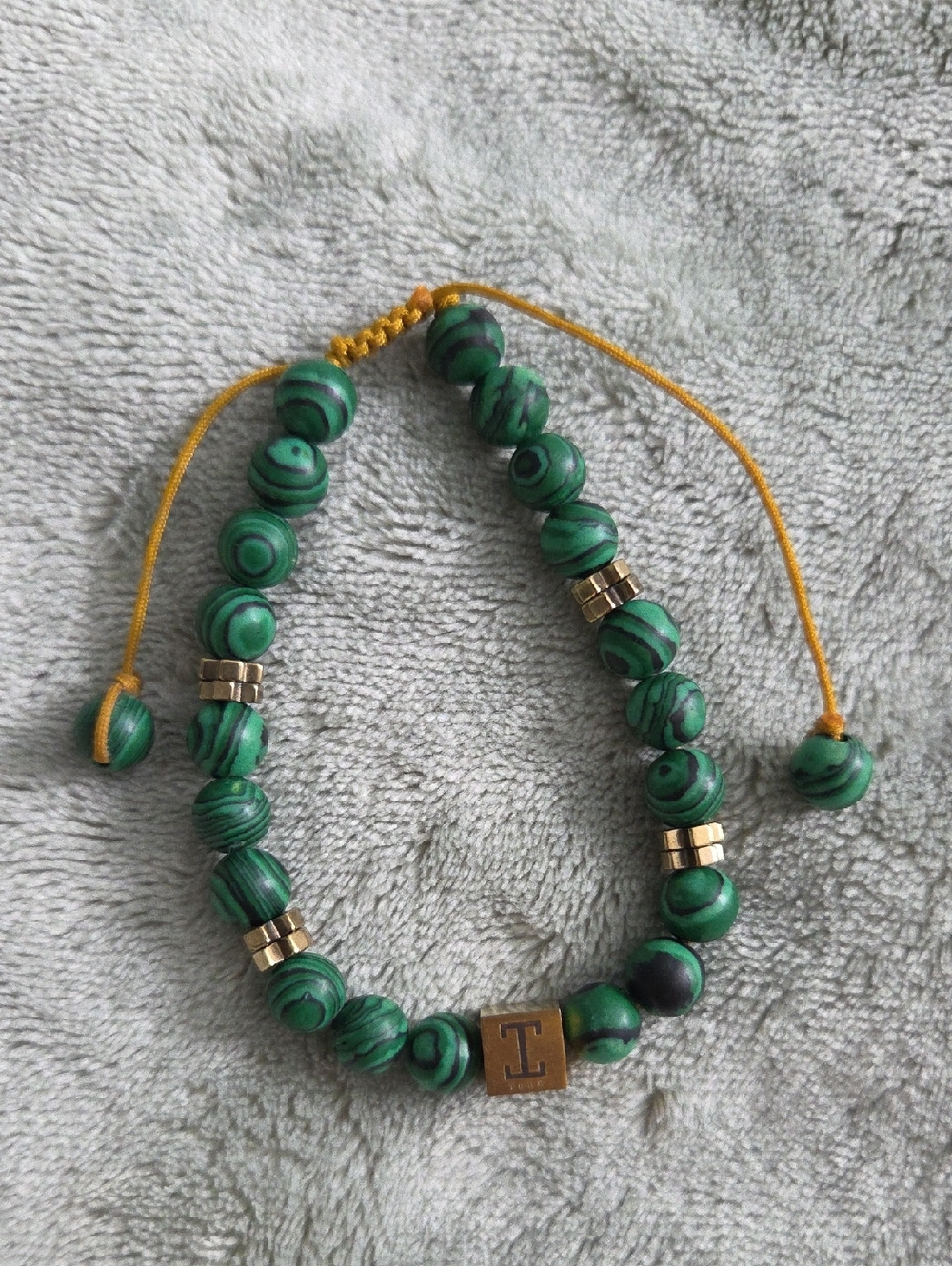 Green Swirl Beaded Bracelet with Gold Accents